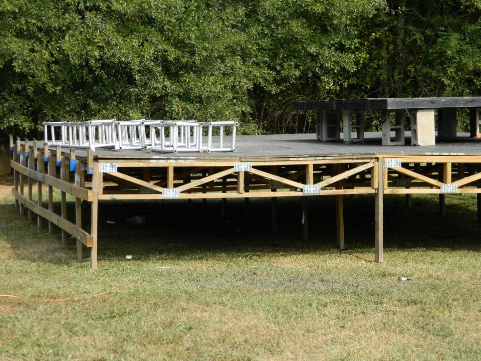 photosstagebuild/296024_131199323652417_100002870513850_130754_1048527532_n.jpg