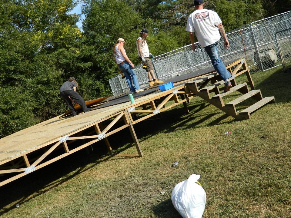 photosstagebuild/297518_131202416985441_100002870513850_130798_1901831938_n.jpg