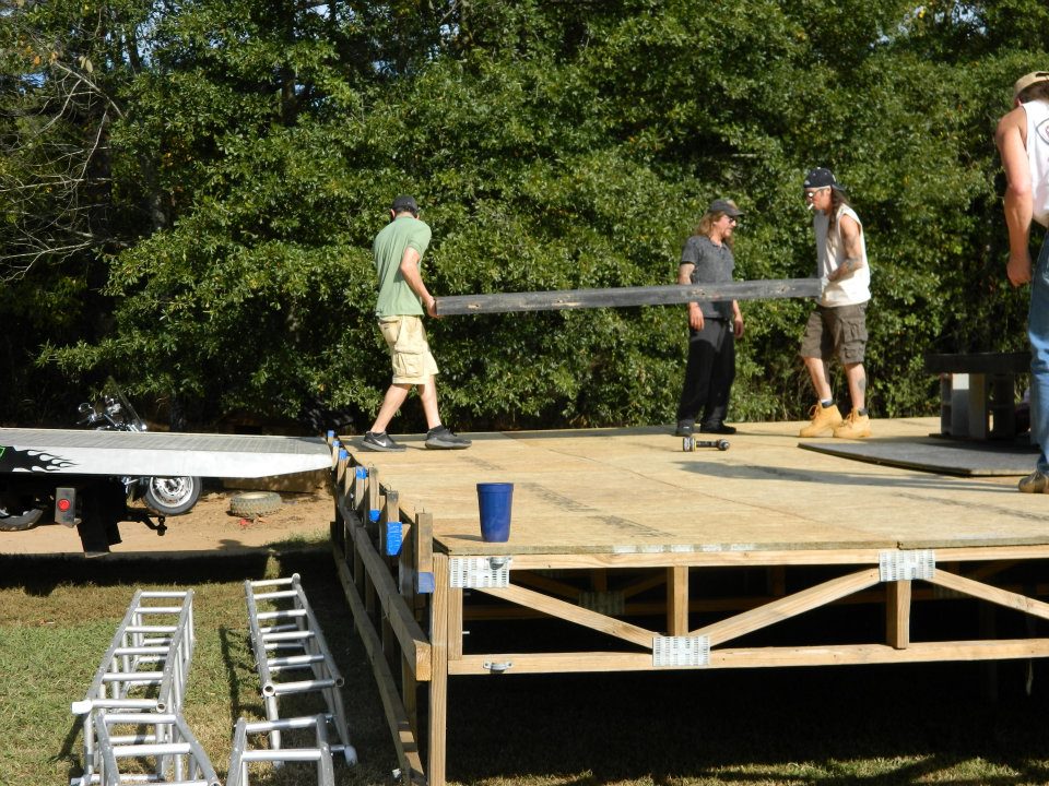 photosstagebuild/298116_131200920318924_100002870513850_130780_1792345940_n.jpg