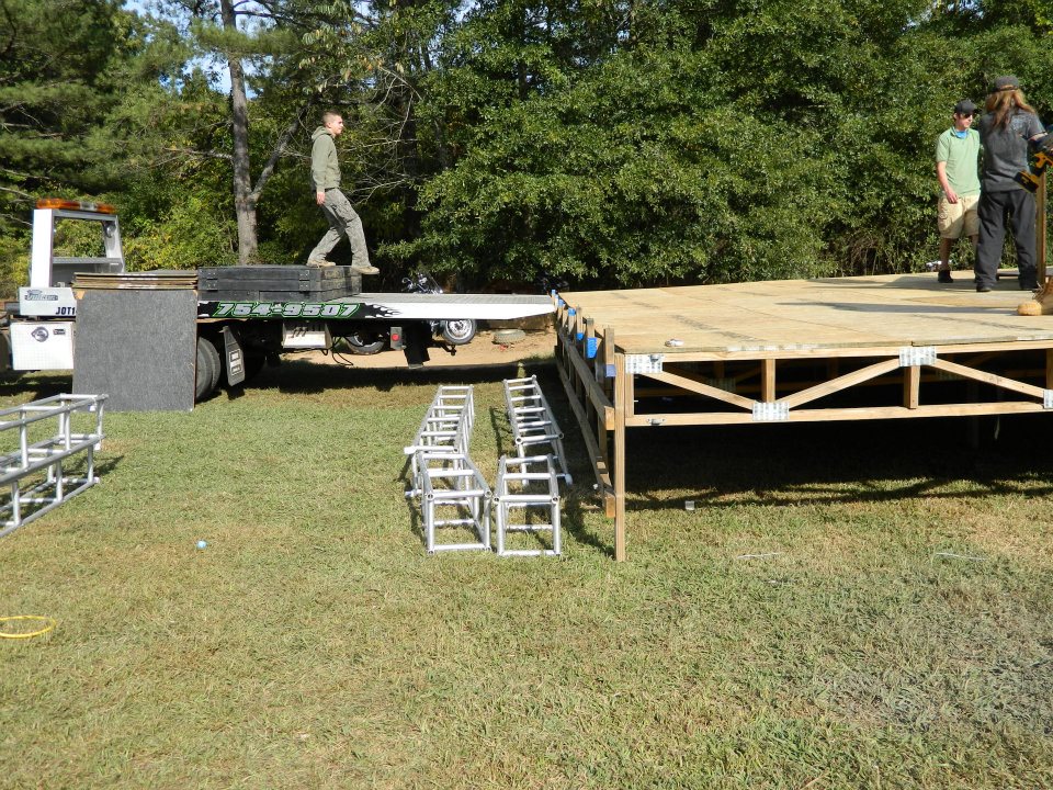 photosstagebuild/300042_131202503652099_100002870513850_130799_272489239_n.jpg