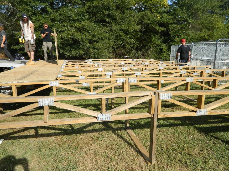 photosstagebuild/301086_131204426985240_100002870513850_130823_1089498496_n.jpg