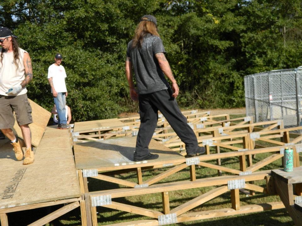 photosstagebuild/315552_131203640318652_100002870513850_130814_1988480436_n.jpg